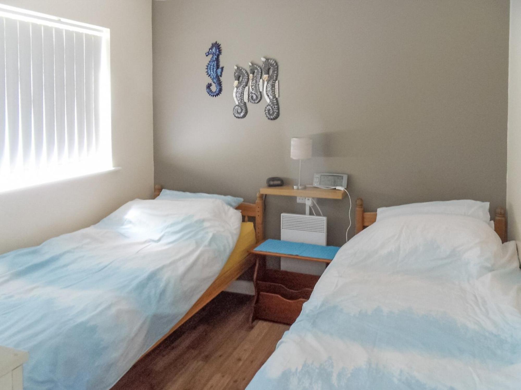 Hollyhocks Villa Walcott  Bagian luar foto